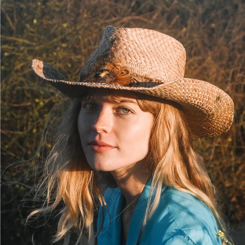 NWT Wyeth 100% Seagrass Cowboy Hat with Feather Accent - Natural